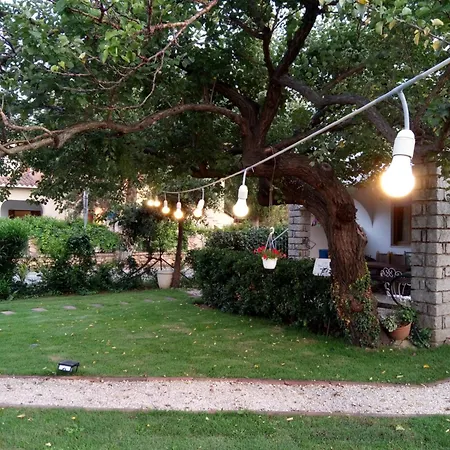 Sandalyon Hotel