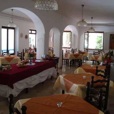 Hotel Sandalyon 3*