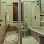 Sandalyon Hotel 3*