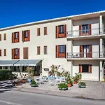 Hotel Sandalyon
