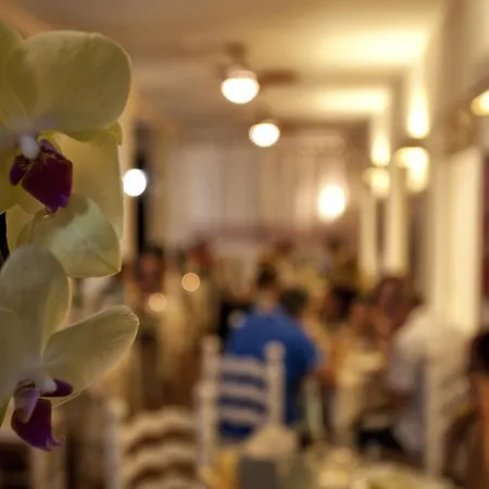 Sandalyon Hotel