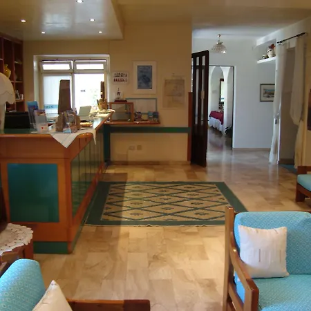 Sandalyon Hotel