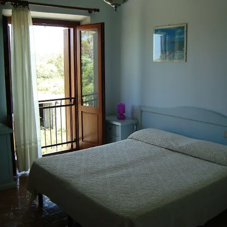 Sandalyon Hotel
