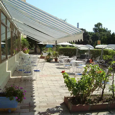 Hotel Sandalyon